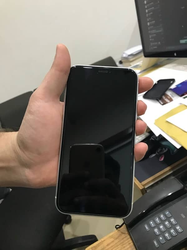 iPhone XR 6