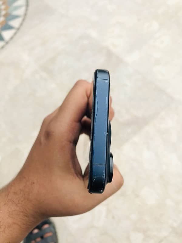 iPhone 15Pro 512gb blue titanium 3