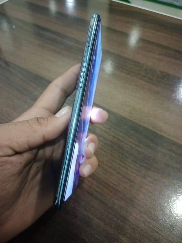 Oppo F17 pro. Full box with original charger and cable 3