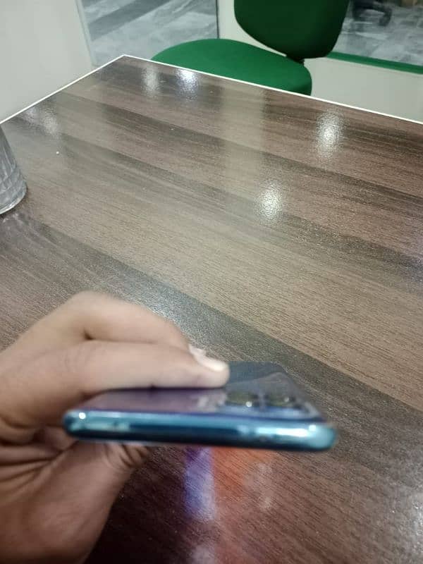 Oppo F17 pro. Full box with original charger and cable 6