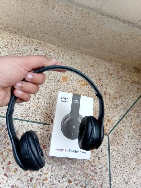 p47 wireless headphones 4