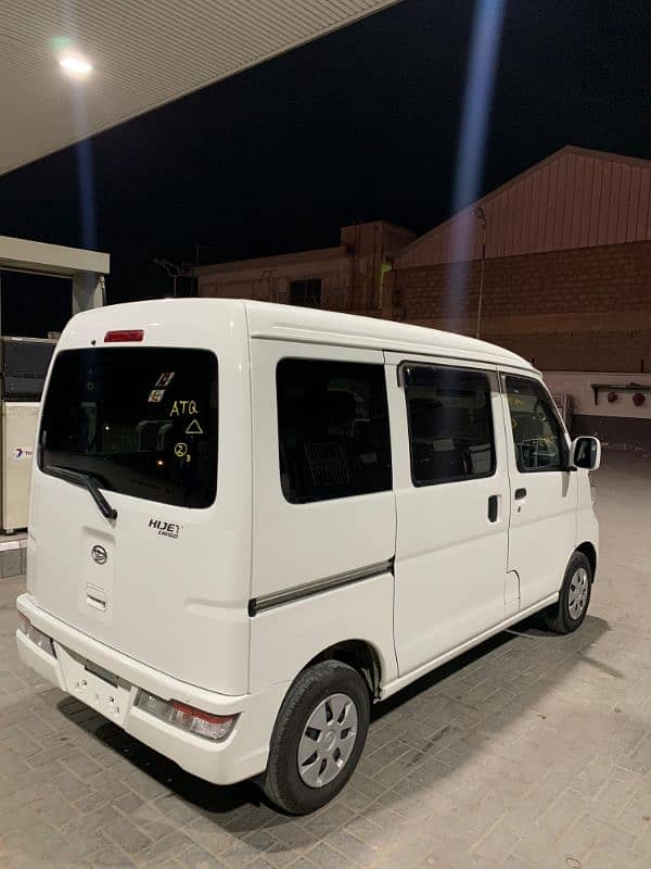 Daihatsu Hijet 2019 4