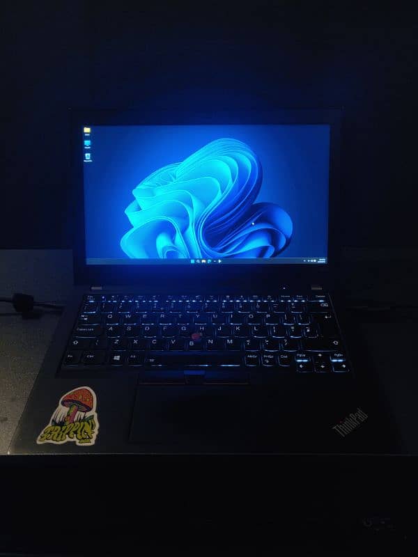 Lenovo i7 8th | 16GB | 256 M. 2 | Touch 0