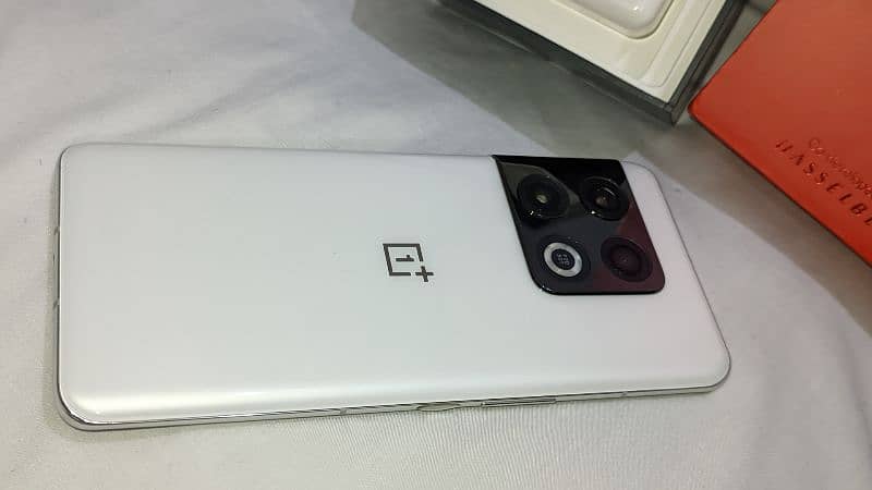 OnePlus 10 Pro Panda Non PTA Complete Box 4