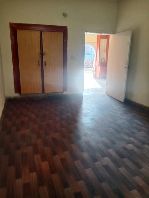 10 Marla upper portation near main road market park masjid good location 1