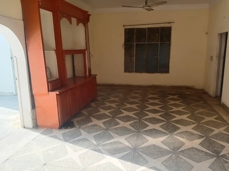 10 Marla upper portation near main road market park masjid good location 6