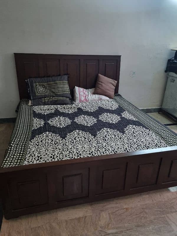 king bed slightly used 0