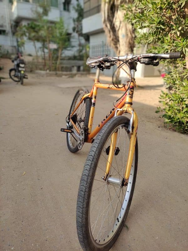 Mountain Bicycle With Original Shimano Gears 8