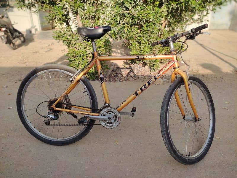 Mountain Bicycle With Original Shimano Gears 1