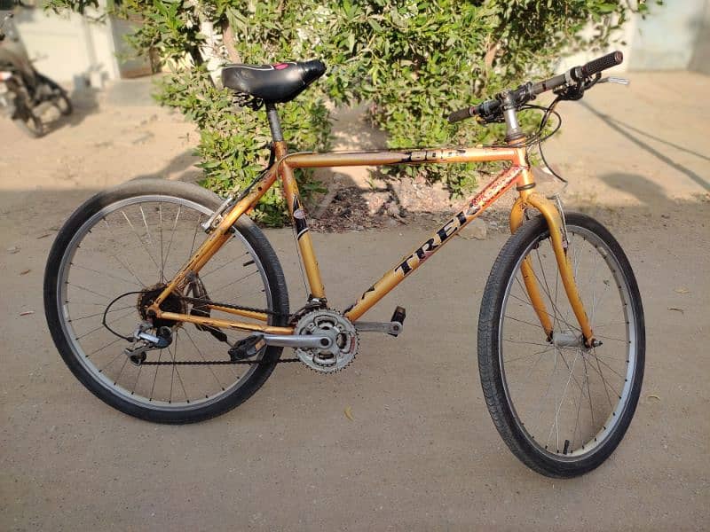 Mountain Bicycle With Original Shimano Gears 7