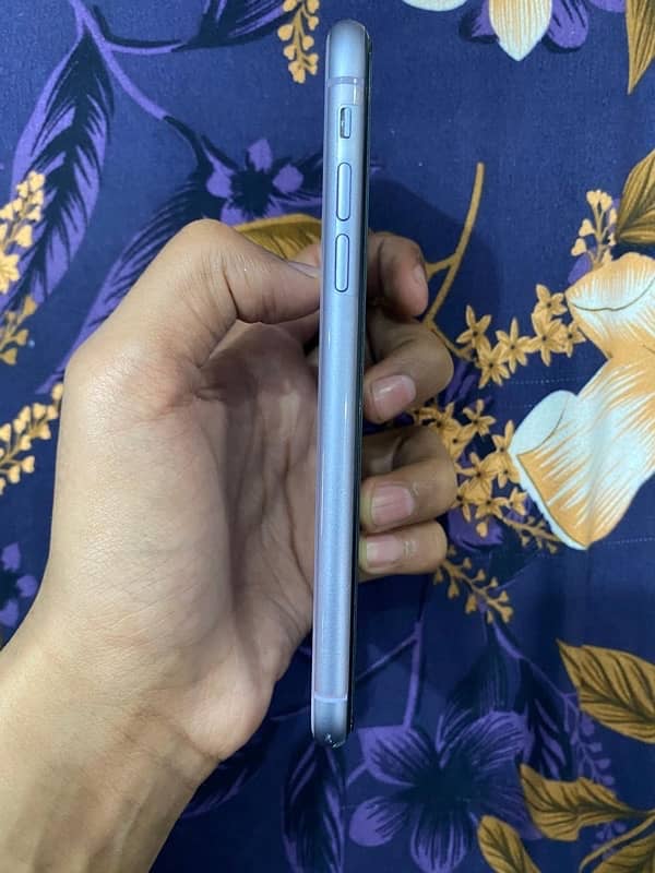 Iphone 11 PTA Approved (Dual-Sim), 128 GB 3