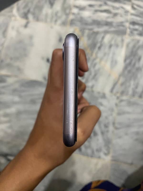 Iphone 11 PTA Approved (Dual-Sim), 128 GB 5