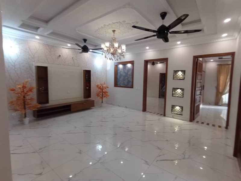 FOR SALE 10 MARLA VERY REASONABLE PRICE IN SECTOR E BAHRIA TOWN LAHORE 7