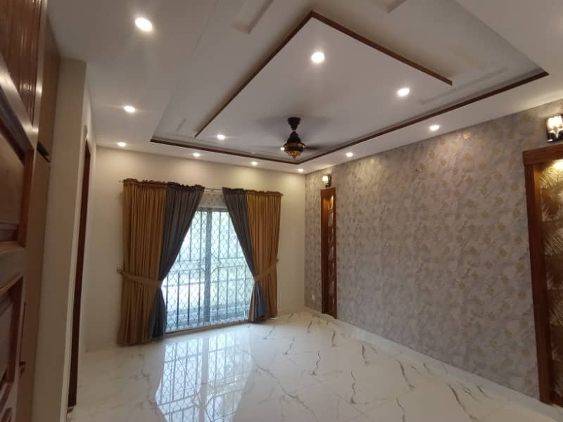 FOR SALE 10 MARLA VERY REASONABLE PRICE IN SECTOR E BAHRIA TOWN LAHORE 39