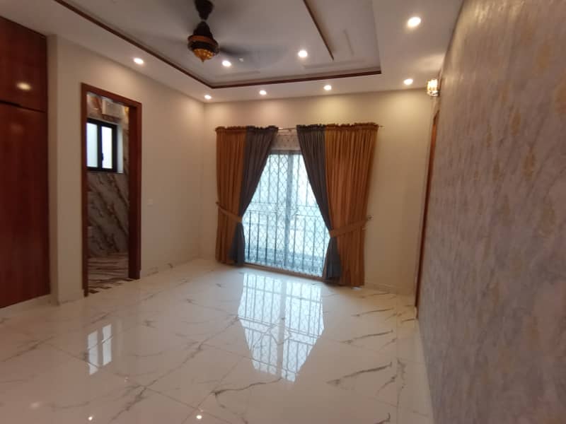 FOR SALE 10 MARLA VERY REASONABLE PRICE IN SECTOR E BAHRIA TOWN LAHORE 41