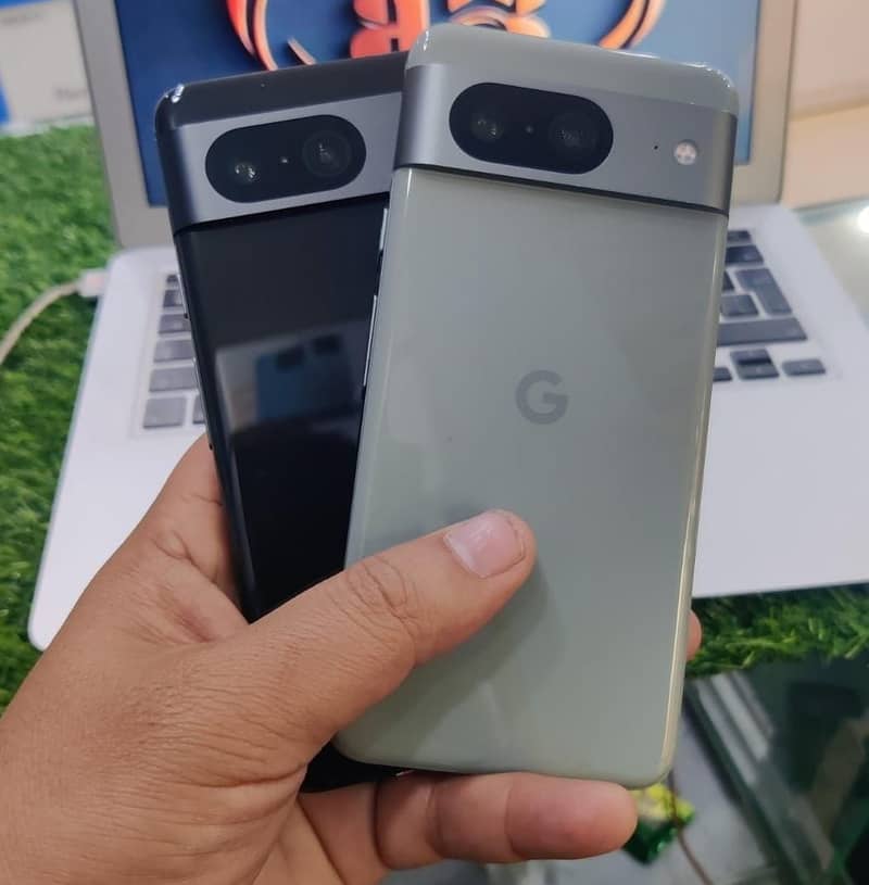 Google pixel 8, pixel 8 pro Usa Water pack stock 1