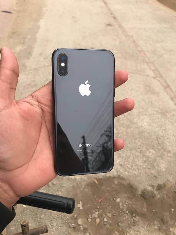 iphone x 64 gb 10 by 8 condition only minor back crack ha 0