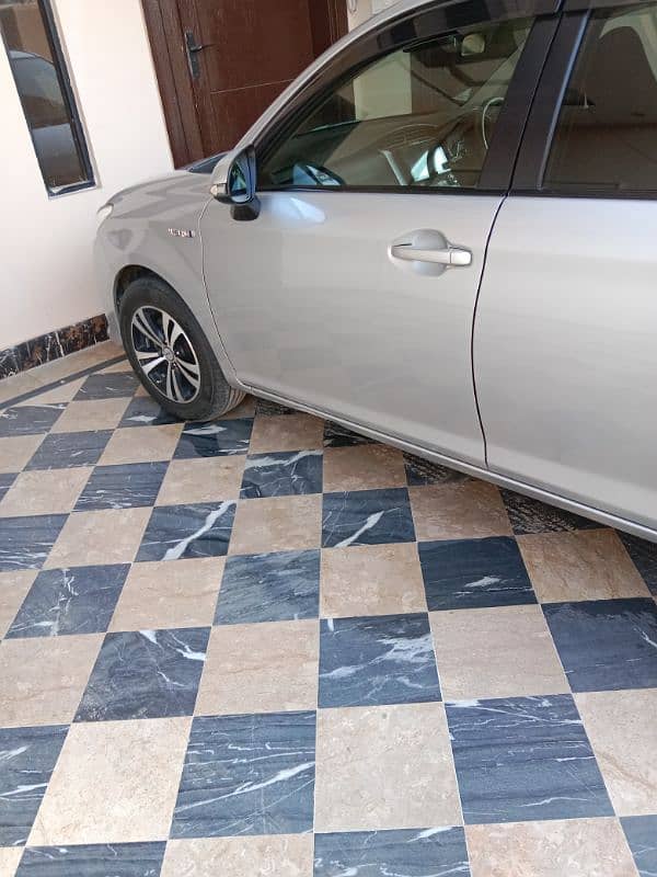 Toyota Corolla Fielder 2017 1