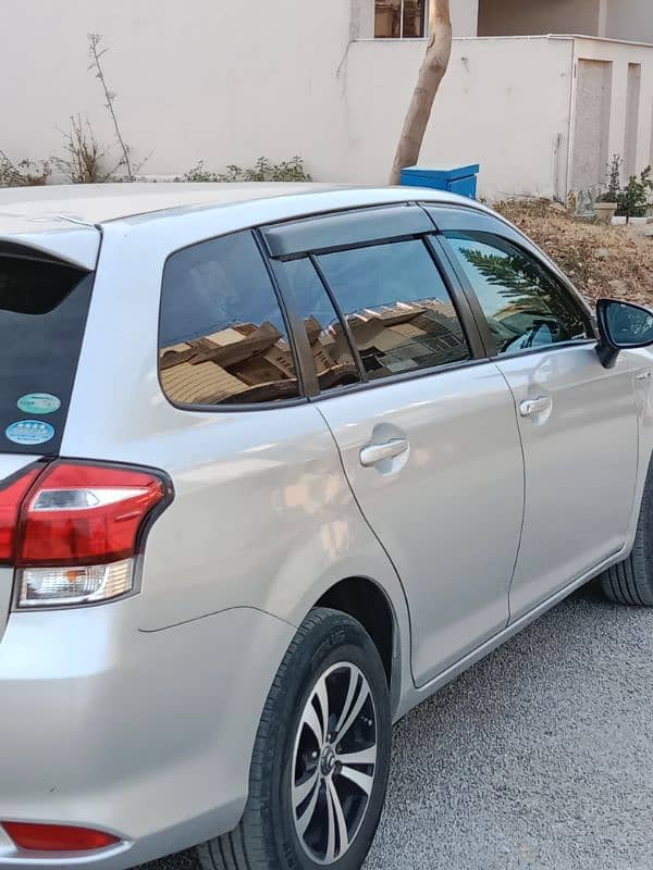 Toyota Corolla Fielder 2017 4