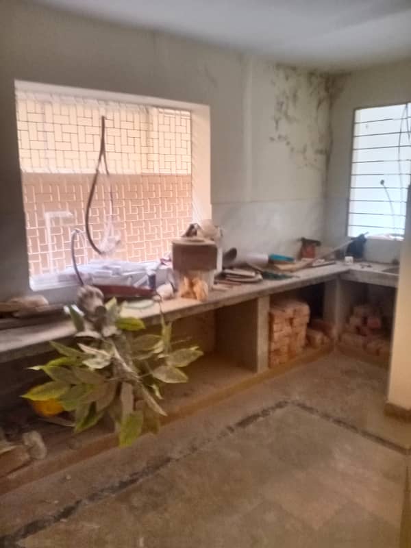 10 Marla lower portation independent marble floor near main road market park prime location 3