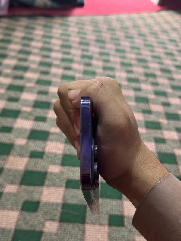 Iphone 14 pro max deep purple 2