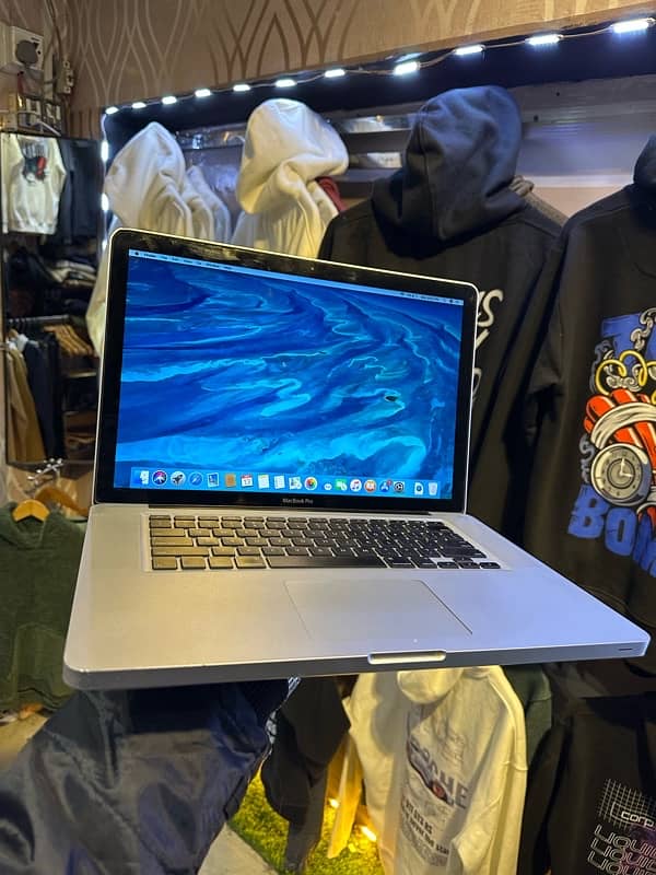 Macbook pro i7 All Ok For Sale 1