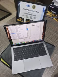 MACBOOK PRO M3 14 INCH 8GB RAM 512GB SSD 40 CYCLE USED 2 UNITS