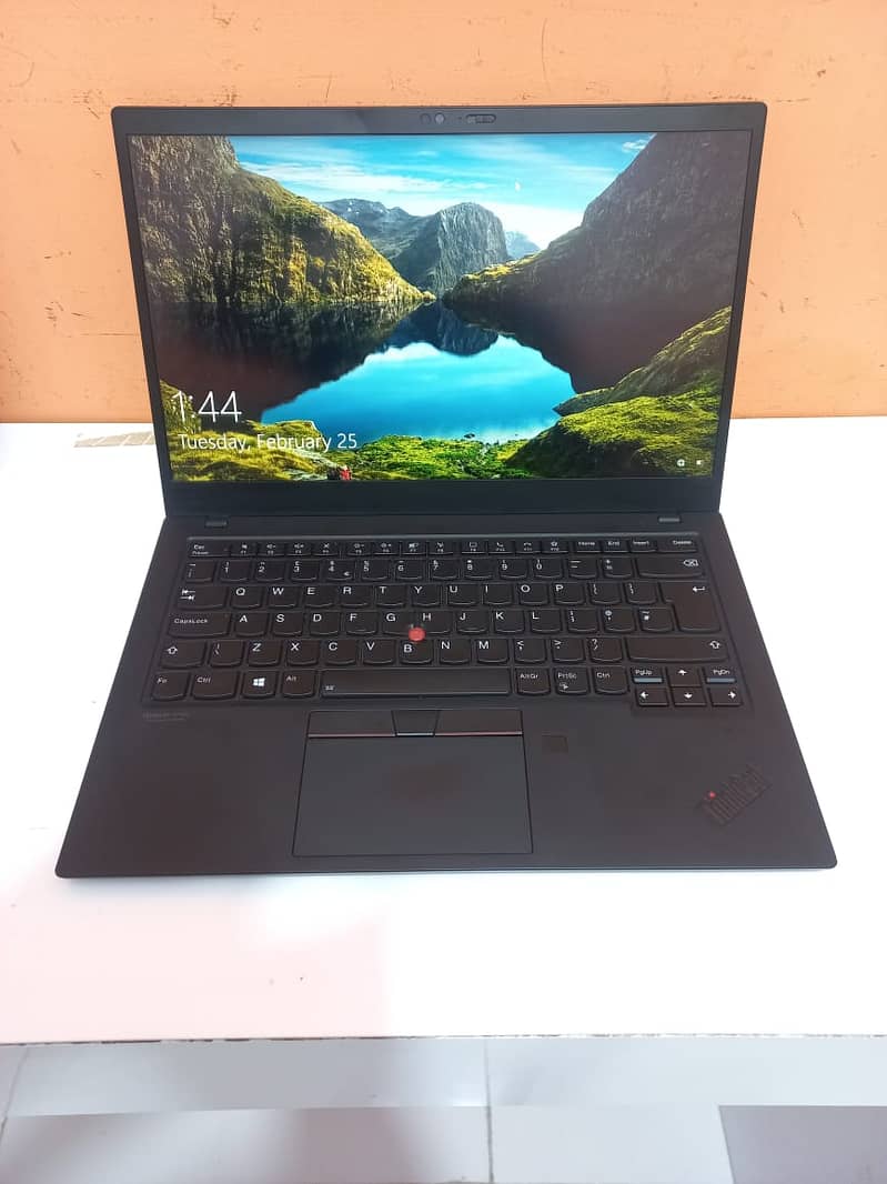 Lenovo Thinkpad X1 Carbon(Gen 7) i7, 8th Gen 16GB RAM 256GB SSD NVme. 0