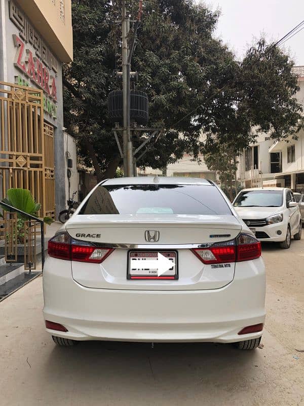 Honda Grace Hybrid 2015 3