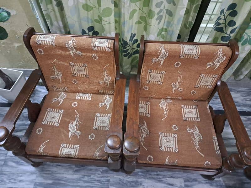 Wooden Sofa Set- 3+1+1 Seater in Good Condition 2