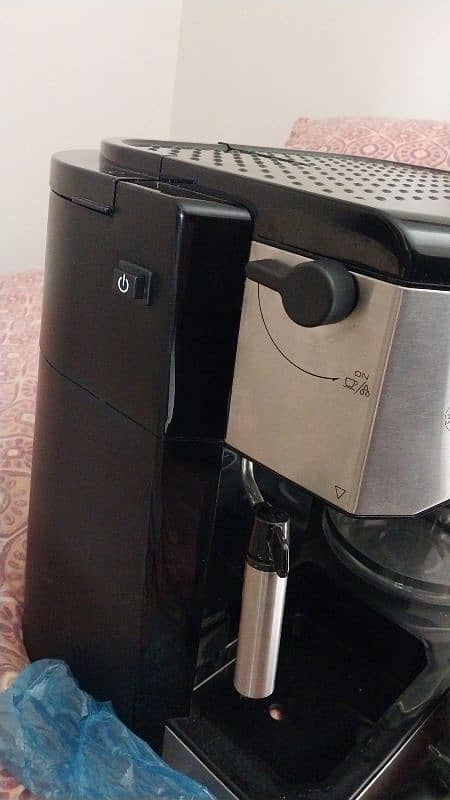 Delonghi Coffee Machine 2