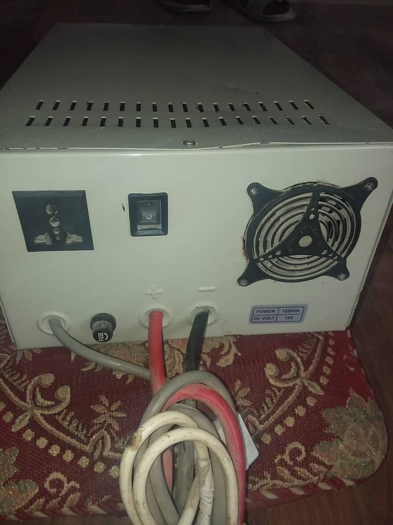 Simtek 1250 watts ups 0