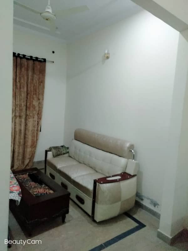 Vip beautiful 3.5 marla lower portion is available for rent in sabzazar lhr 0