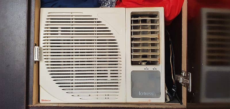 For Sale: York Window Air Conditioner - Model Y9USC09A5A 0