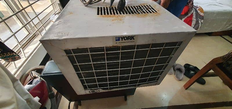 For Sale: York Window Air Conditioner - Model Y9USC09A5A 1