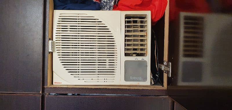 For Sale: York Window Air Conditioner - Model Y9USC09A5A 4