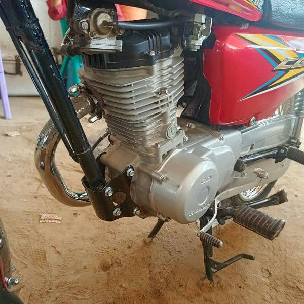 I'm selling my honda 125 model 2018 3