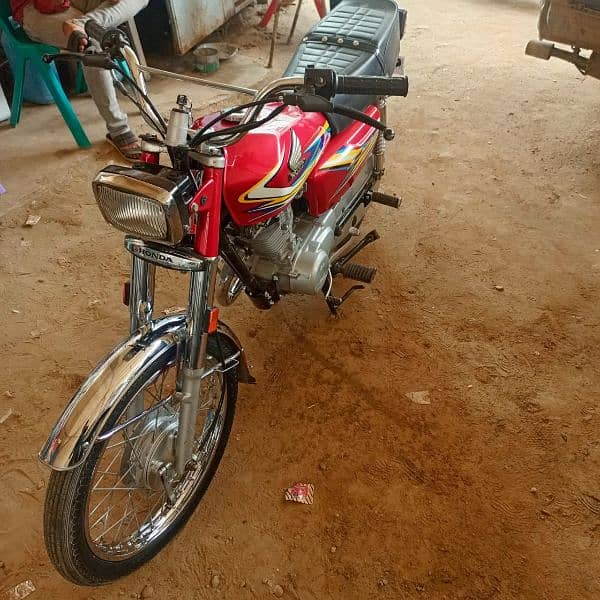 I'm selling my honda 125 model 2018 9