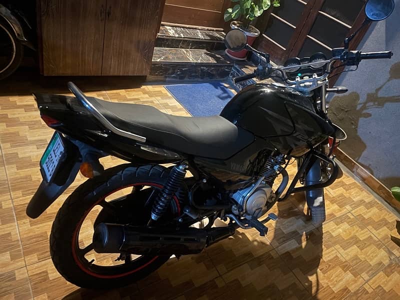 Yamaha YBR G 125 Like new Better then suzuki Honda Road Prince 5