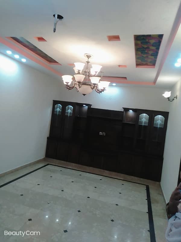 Vip beautiful 5 marla lower portion is available for rent in sabzazar lhr 12