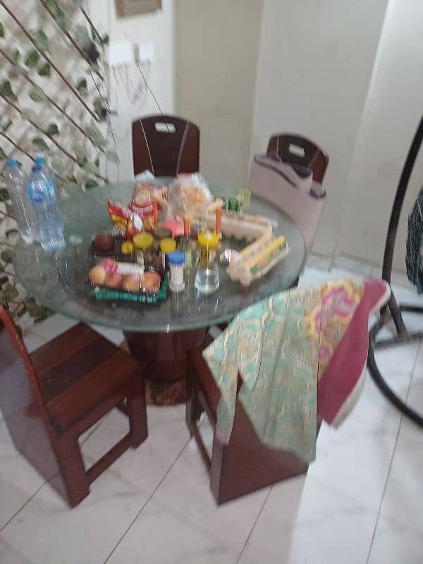 4 setter dinning table for sale urgently 0