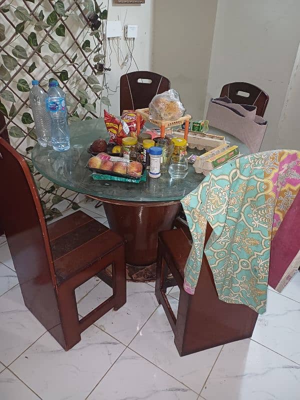 4 setter dinning table for sale urgently 1