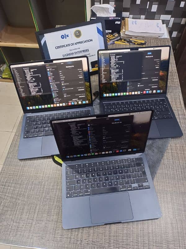 MACBOOK AIR M2 2022 8GB 256GB 2 UNITS AND M2 CTO 16GB 1TB AVAILABILITY 8