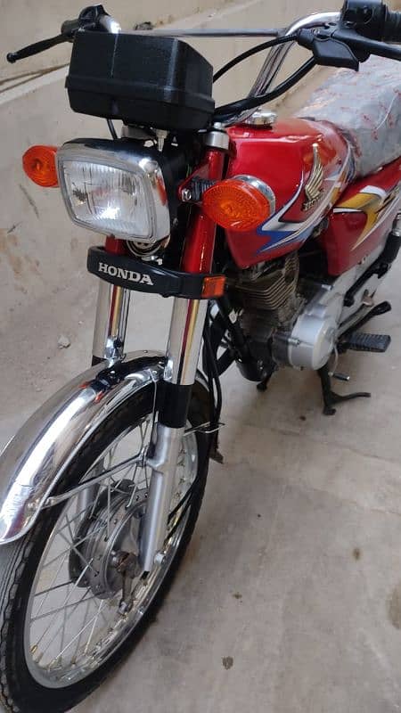 CG honda 125 larkana num 2020 mint conditi 15