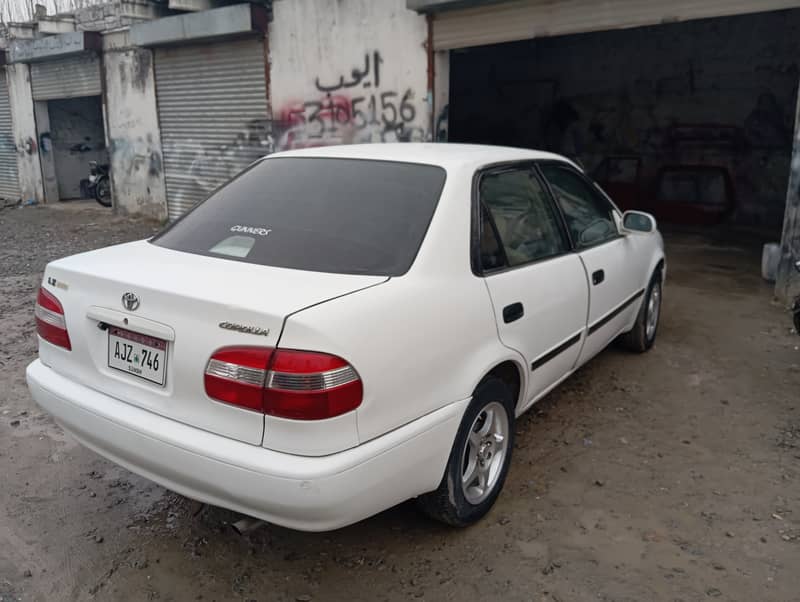 Toyota Corolla 2 se saloon 1999 2