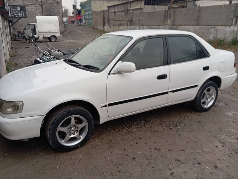 Toyota Corolla 2 se saloon 1999 4