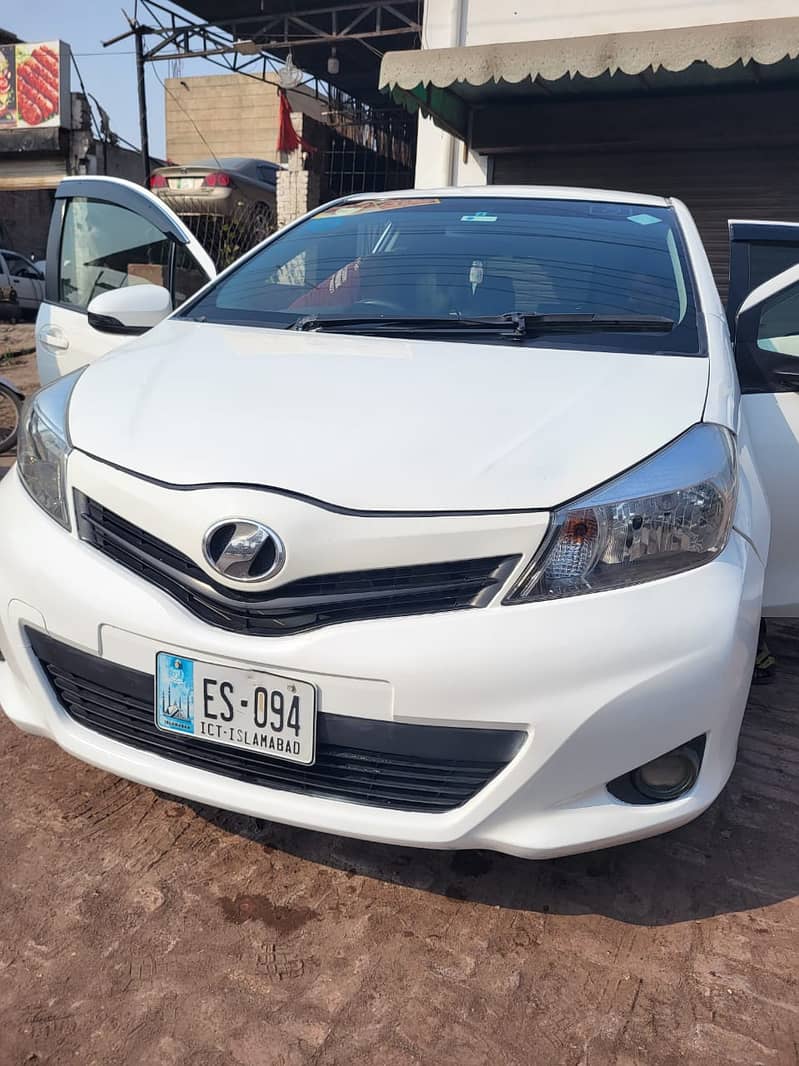 Toyota Vitz 2012/15 ( 95%Geniune) Urgent Sale (only calls required) 1