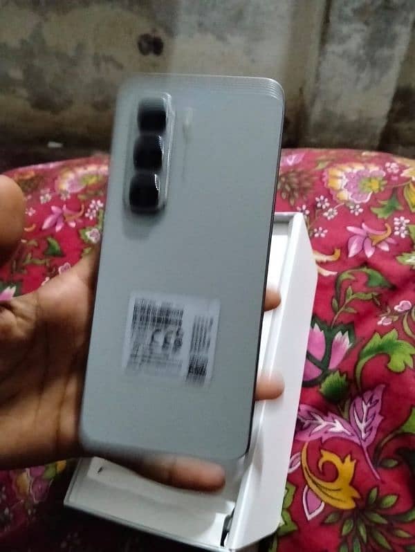 infinix Hot 50 pro 4