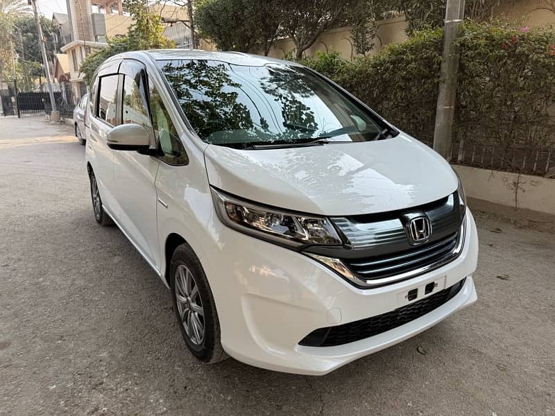 Honda Freed Hybrid EX 2019 1