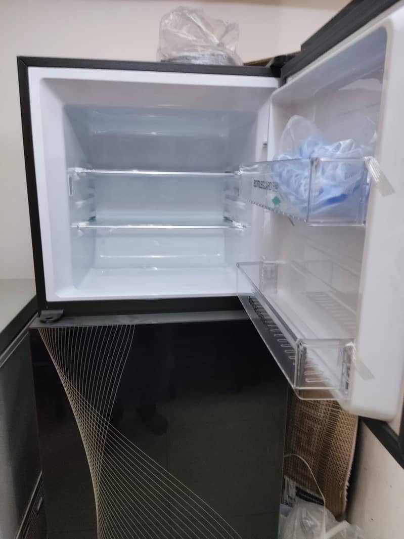 HAIER- HRF306IFGA Unused refrigerator 9